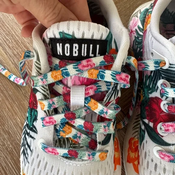 NOBULL Floral Sneakers. Tropical print woman size 5.5. GU come with box. - Picture 5 of 14
